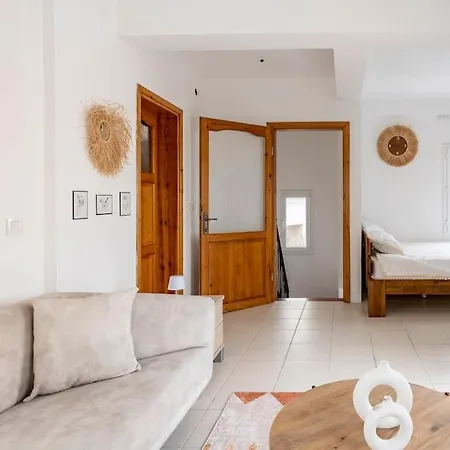 A Triplex With Overlooking The Sea * Giriş