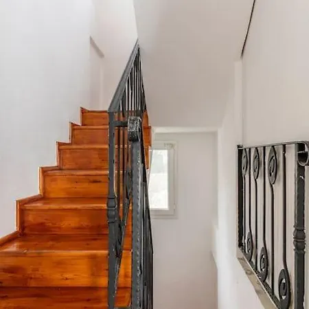 A Triplex With Overlooking The Sea *