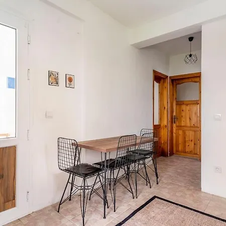 A Triplex With Overlooking The Sea *
