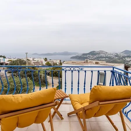 מלון A Triplex With Overlooking The Sea *