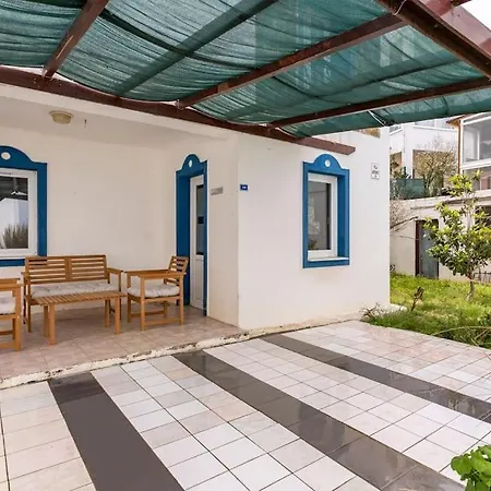 מלון A Triplex With Overlooking The Sea